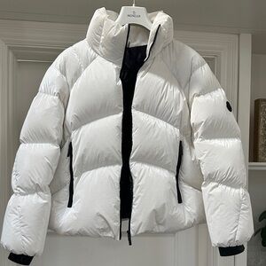 Moncler Avoriaz Giubbotto white Puffer Jacket with Black Details